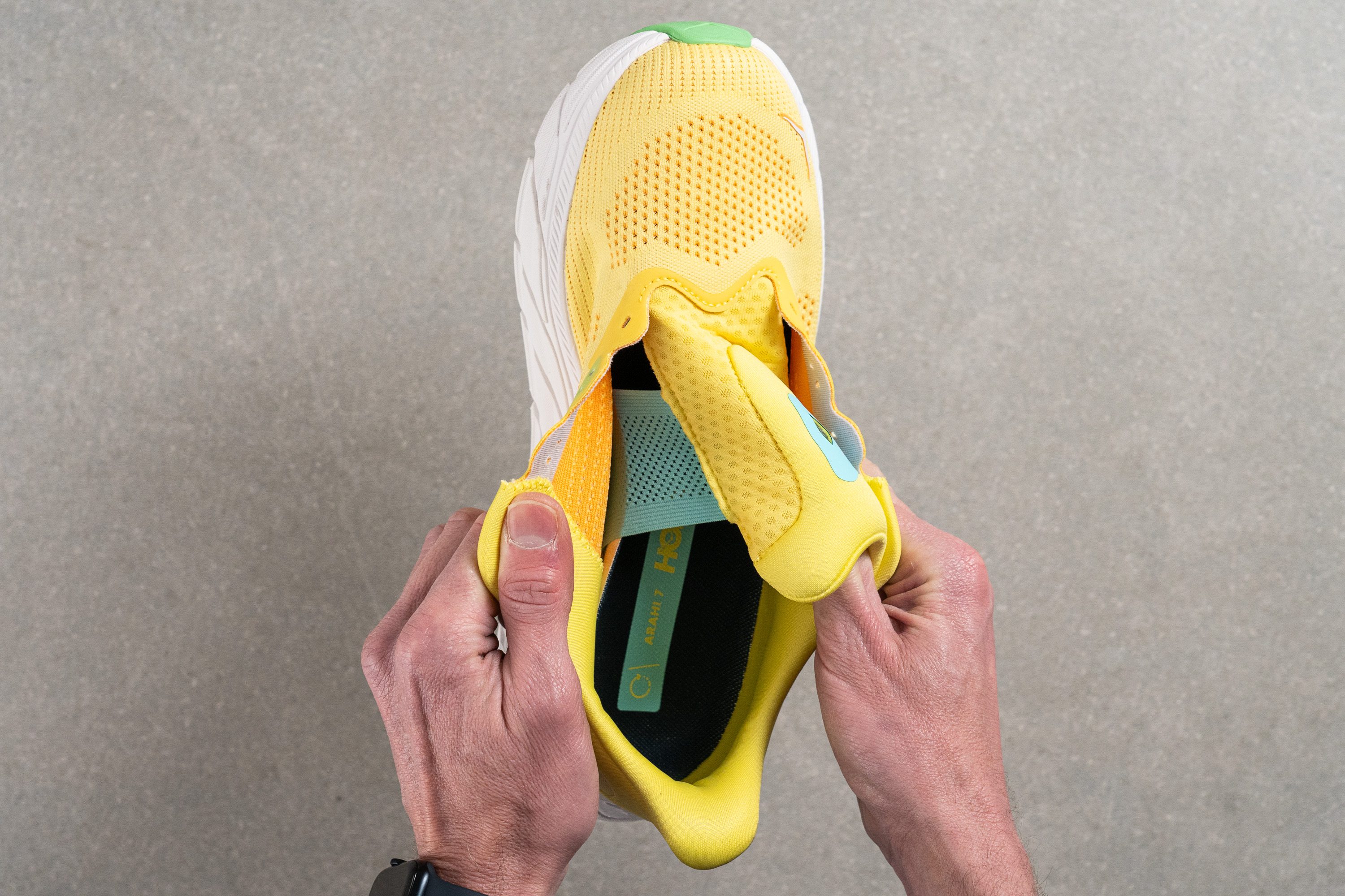 Hoka Arahi 7 Tongue: gusset type